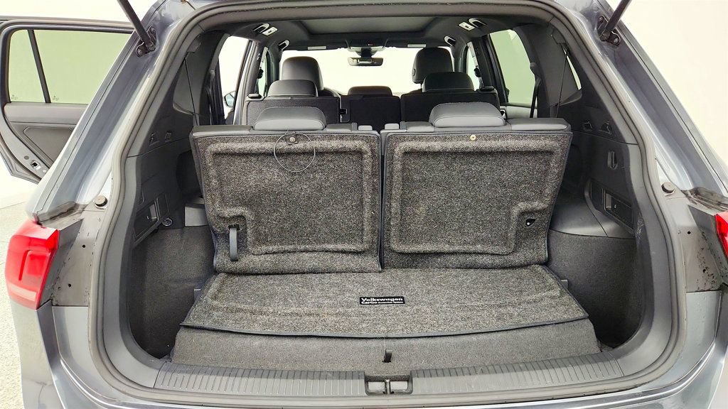 Used 2023 Volkswagen Tiguan SE R-Line FWD image 19