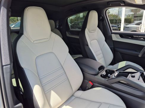 New 2026 Porsche Cayenne Coupe AWD/4WD image 26