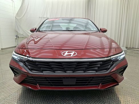 Used 2024 Hyundai Elantra SEL w/ Convenience Package FWD image 32