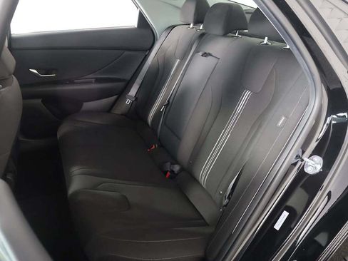 Used 2025 Hyundai Elantra SEL FWD image 30