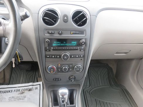 Used 2011 Chevrolet HHR LT FWD image 16