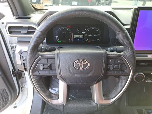 Certified 2024 Toyota Tacoma TRD Off-Road image 17