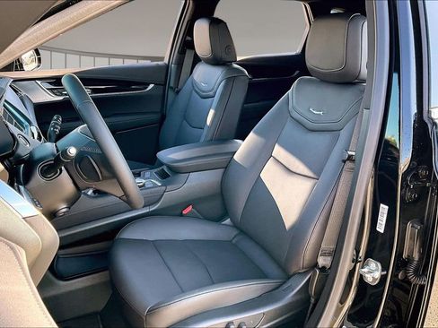 New 2026 Cadillac XT5 Premium Luxury w/ Driver Assist Package FWD image 9