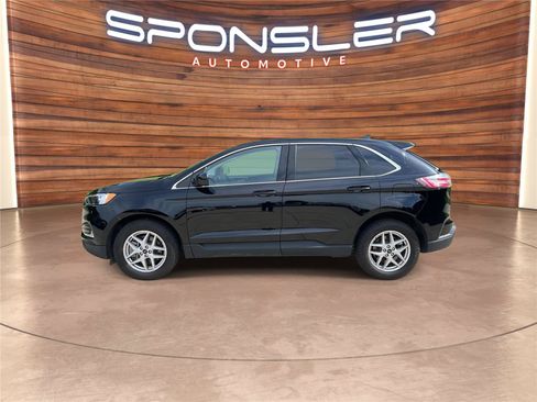 Used 2023 Ford Edge SEL w/ Convenience Package AWD/4WD image 2