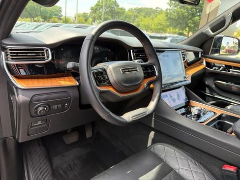 Used 2024 Jeep Grand Wagoneer L Series III AWD/4WD image 9