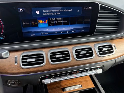 Certified 2025 Mercedes-Benz GLS 450 4MATIC image 17