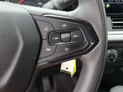 Used 2024 Chevrolet Trax LS w/ LS Convenience Package FWD image 21