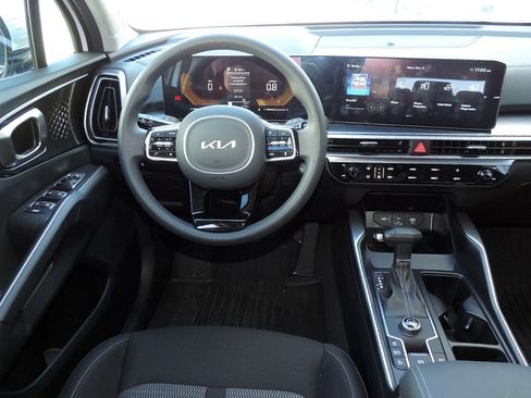 New 2025 Kia Sorento LX FWD image 16