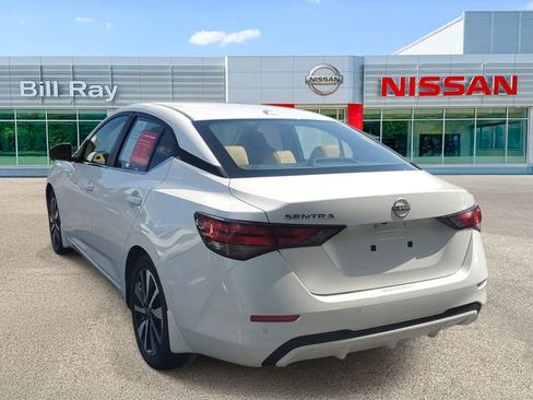 Used 2025 Nissan Sentra SV w/ SV Premium Package FWD image 3