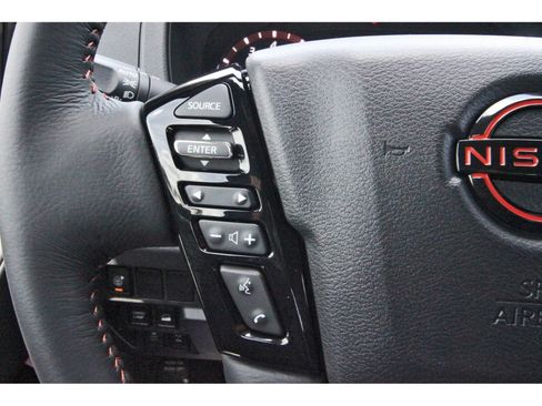 Certified 2025 Nissan Frontier PRO-4X AWD/4WD image 18