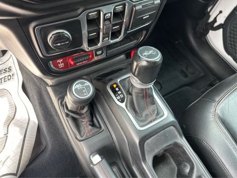 Used 2019 Jeep Wrangler Unlimited Rubicon AWD/4WD image 15