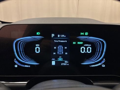 Certified 2024 Kia Niro EX Touring image 13