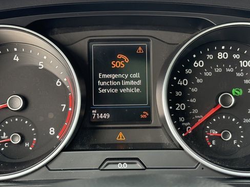 Used 2020 Volkswagen Tiguan SE w/ Panoramic Sunroof Package image 19