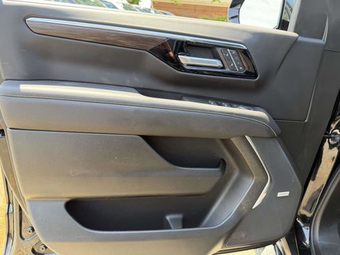 Certified 2025 Chevrolet Tahoe Premier AWD/4WD image 18