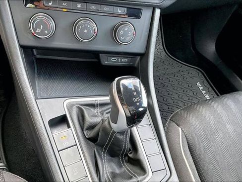 Certified 2024 Volkswagen Jetta Sport FWD image 27
