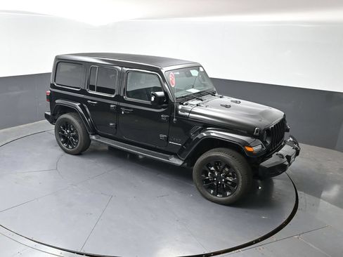 Used 2023 Jeep Wrangler Unlimited Sahara AWD/4WD image 43