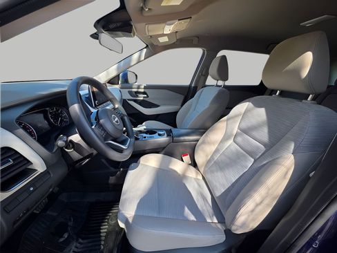 Used 2023 Nissan Rogue SV image 17