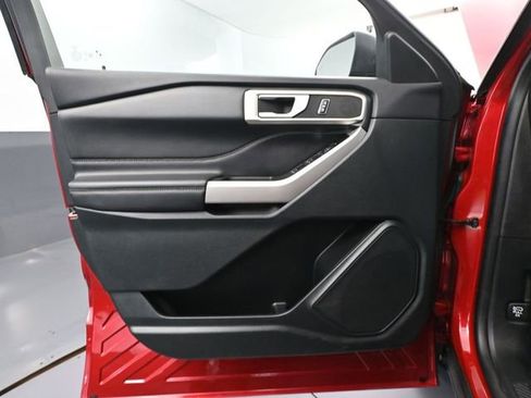 Used 2023 Ford Explorer XLT w/ Equipment Group 202A image 19