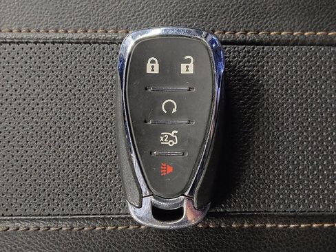 Used 2019 Chevrolet Traverse Premier w/ Driver Confidence II Package FWD image 32