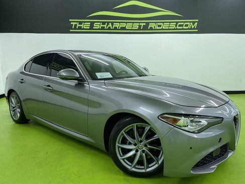 Used 2019 Alfa Romeo Giulia image 1
