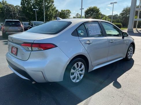 Used 2022 Toyota Corolla LE FWD image 8