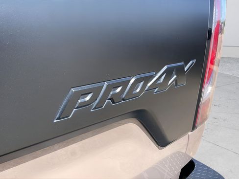 Used 2024 Nissan Titan PRO-4X w/ Pro-4x Convenience Package AWD/4WD image 21