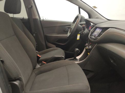 Used 2020 Chevrolet Trax LS w/ Tint and Cruise Package FWD image 21