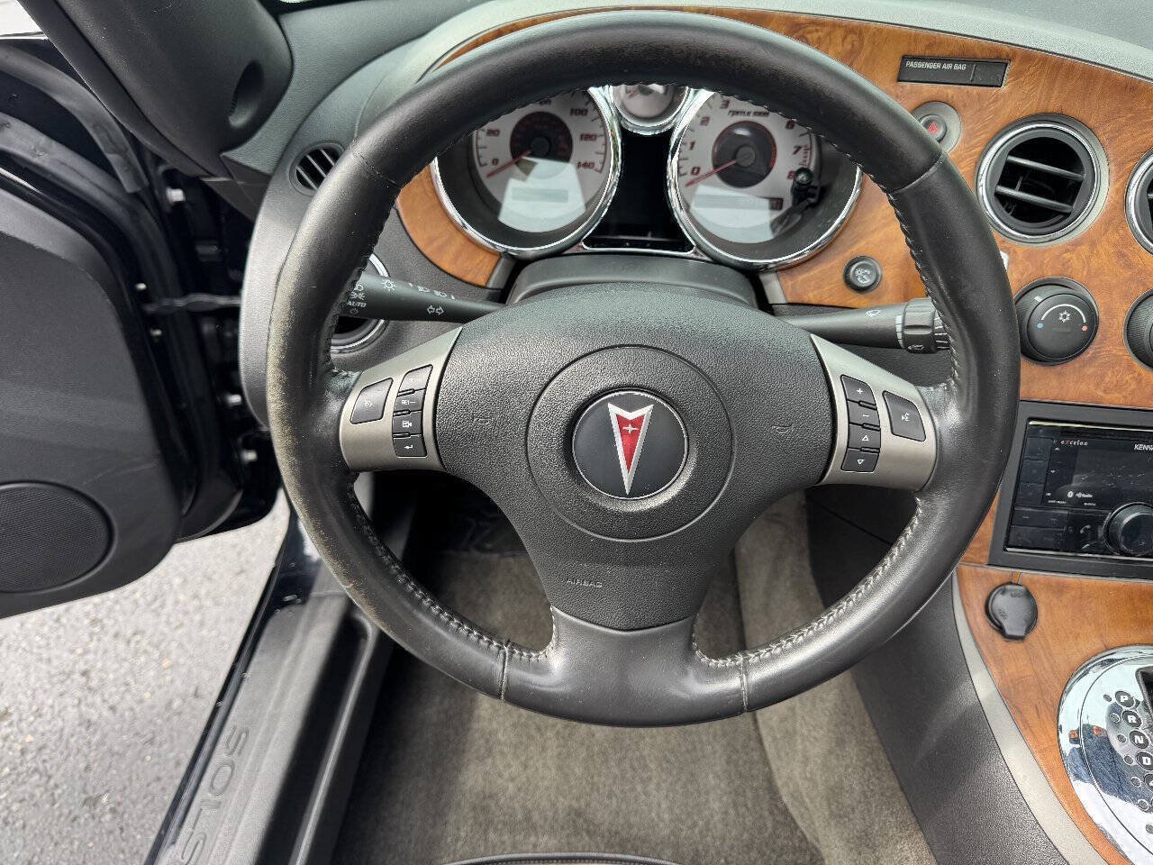 Used 2007 Pontiac Solstice Convertible w/ Premium Package RWD image 11
