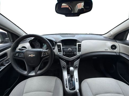 Used 2015 Chevrolet Cruze LT image 24