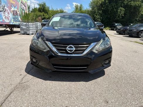Used 2016 Nissan Altima 2.5 SR FWD image 2