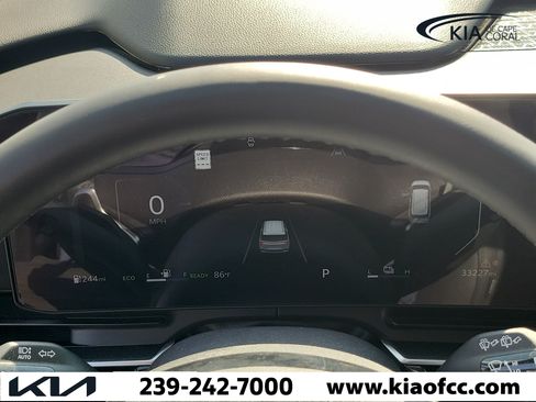Certified 2025 Kia Carnival SX Prestige FWD image 28