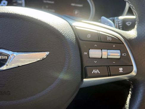 Used 2023 Genesis G70 2.0T image 23