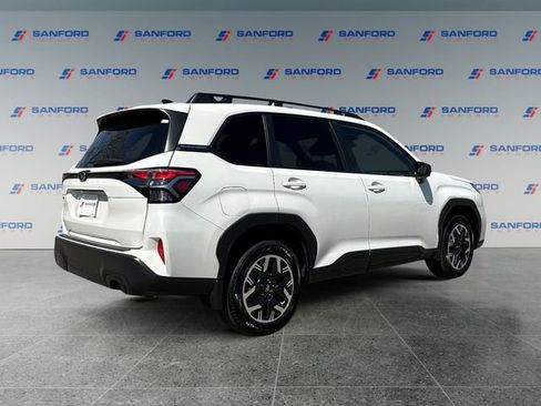 Used 2025 Subaru Forester Premium image 5