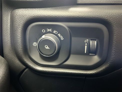 Used 2024 RAM 3500 Tradesman w/ Chrome Appearance Group image 15