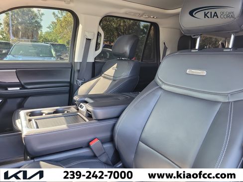 Used 2025 Ford Expedition Max Platinum AWD/4WD image 25