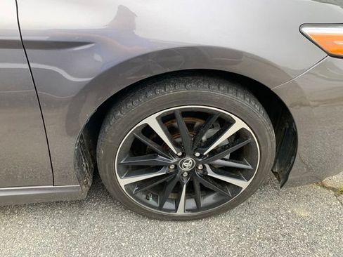 Used 2020 Toyota Camry XSE FWD image 9