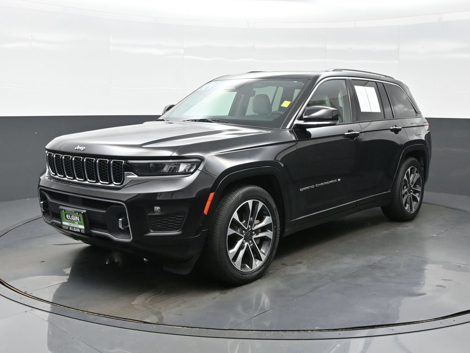 Used 2022 Jeep Grand Cherokee Overland AWD/4WD image 2