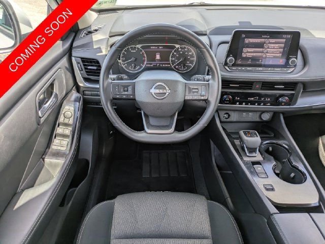 Used 2026 Nissan Rogue SV FWD image 13