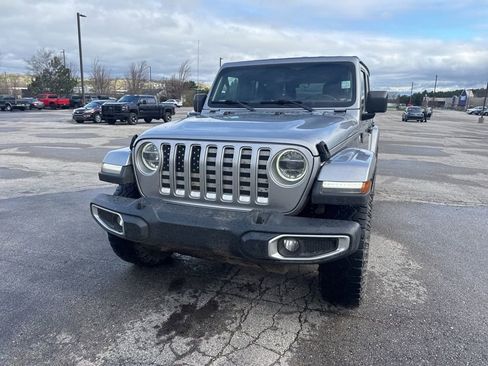 Used 2018 Jeep Wrangler Unlimited Sahara AWD/4WD image 5
