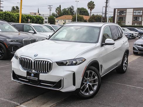 Used 2024 BMW X5 xDrive50e AWD/4WD image 1