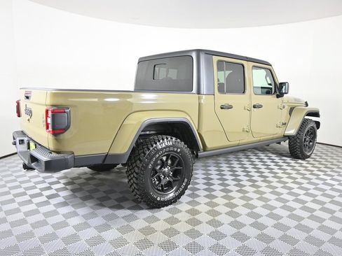 Used 2025 Jeep Gladiator Sport AWD/4WD image 7