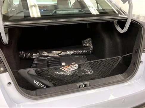 New 2025 Nissan Versa SR w/ Trunk Package image 37