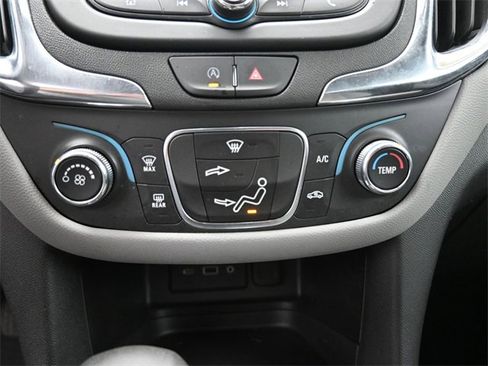 Used 2023 Chevrolet Equinox LT image 16