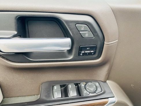 Used 2020 GMC Sierra 1500 SLT image 30