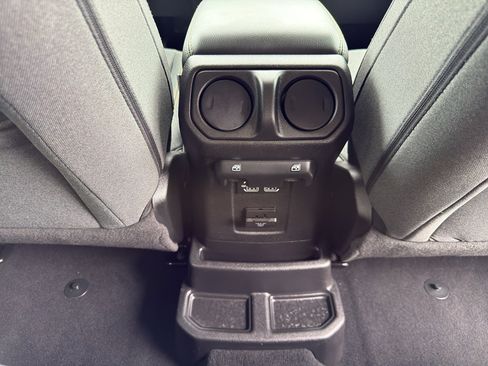Used 2025 Jeep Wrangler Sahara w/ Safety Group AWD/4WD image 27