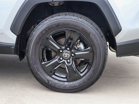 Certified 2025 Toyota RAV4 XLE AWD/4WD image 9