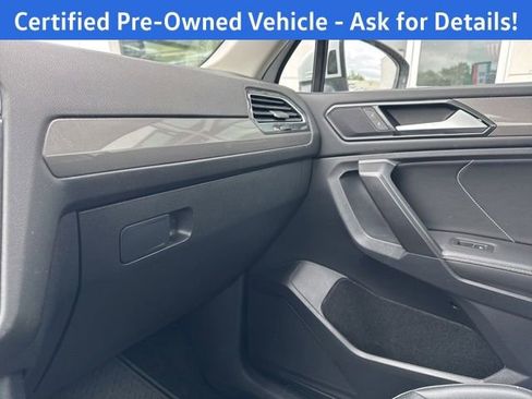 Certified 2023 Volkswagen Tiguan SE w/ Panoramic Sunroof Package AWD/4WD image 12