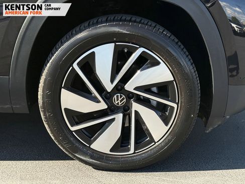 Used 2025 Volkswagen Atlas SE AWD/4WD image 16