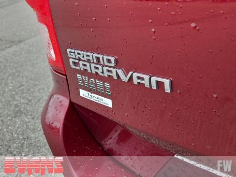 Used 2018 Dodge Grand Caravan SXT FWD image 4
