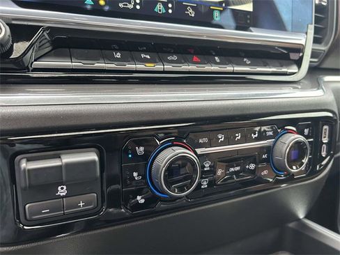 Used 2024 Chevrolet Silverado 2500 High Country w/ High Country Premium Package image 27